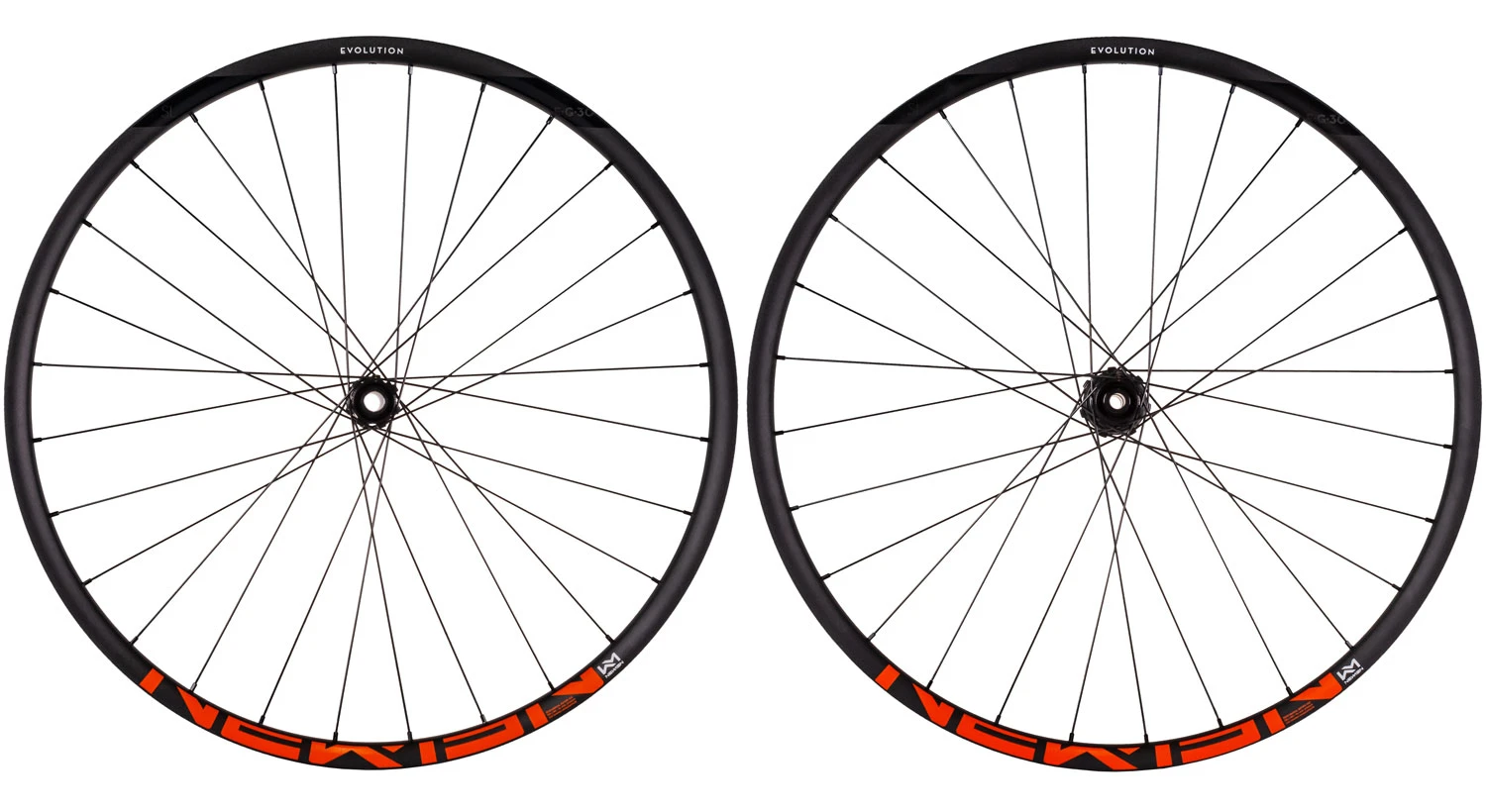 Newmen Jeu De Roues Evolution SL E.G.30 27,5" CL Shimano MicroSpline Boost 3 Newmen Jeu De Roues Evolution SL E.G.30 27,5" CL Shimano MicroSpline Boost