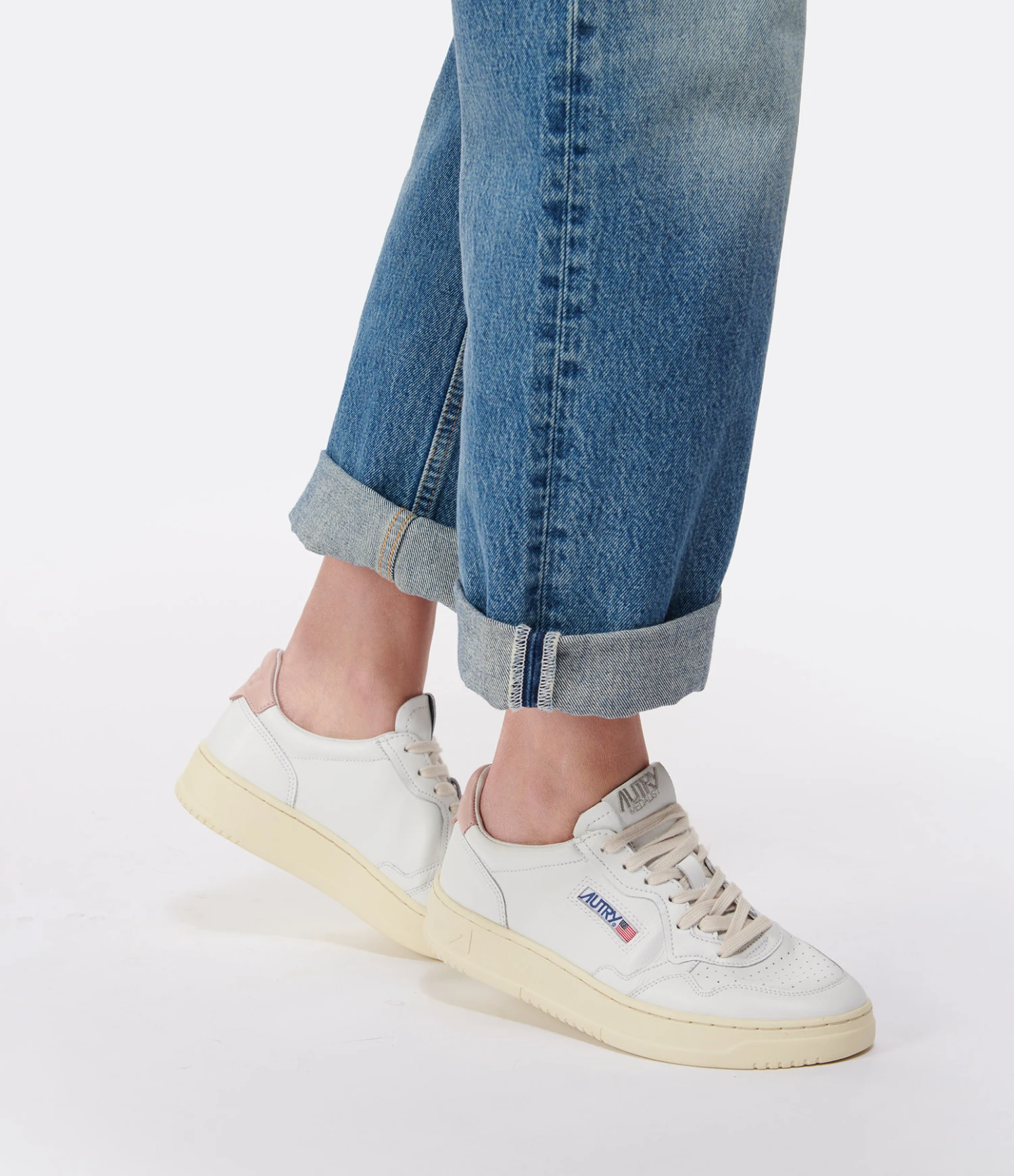 Baskets 01 Low Cuir Blanc Rose 7 Baskets 01 Low Cuir Blanc Rose – Image 5